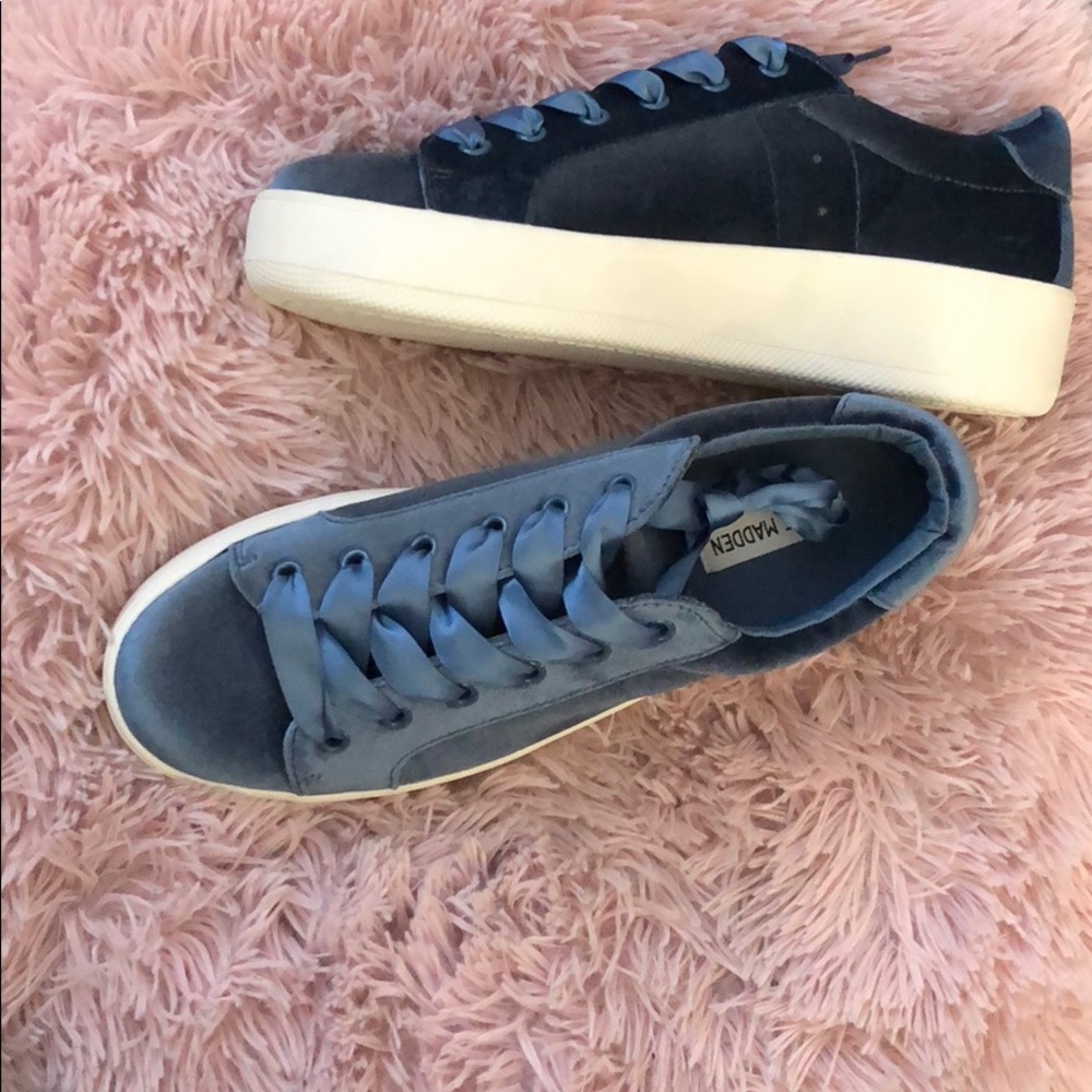 Steve Madden blue velvet platform sneakers